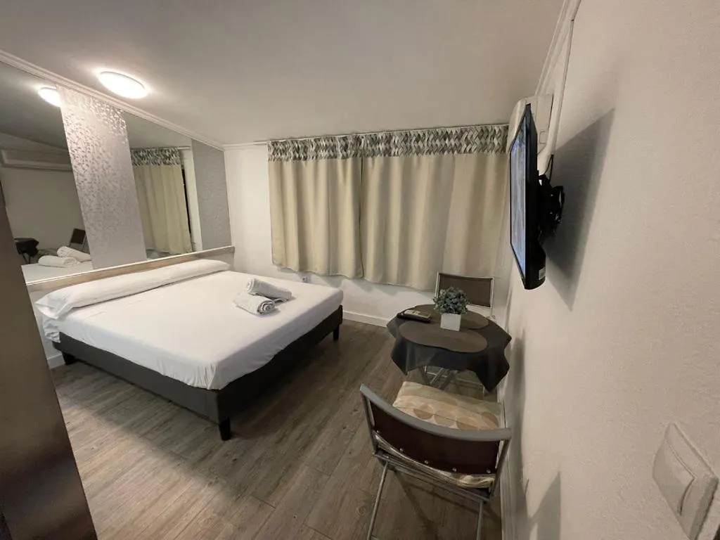 San Antonio Carihuela Aptos. Sun & Beach Torremolinos 0*,  Spagna